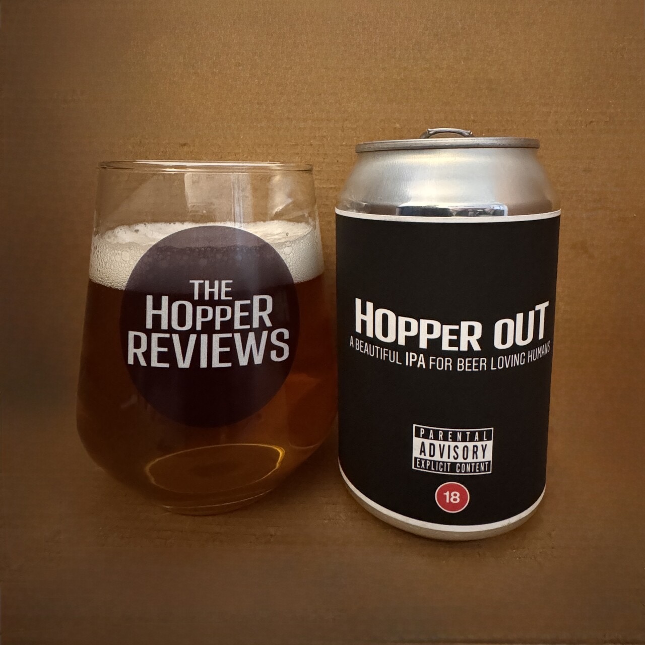Originali kliento pateikta HOPPER OUT IPA produkto ir taurės nuotrauka