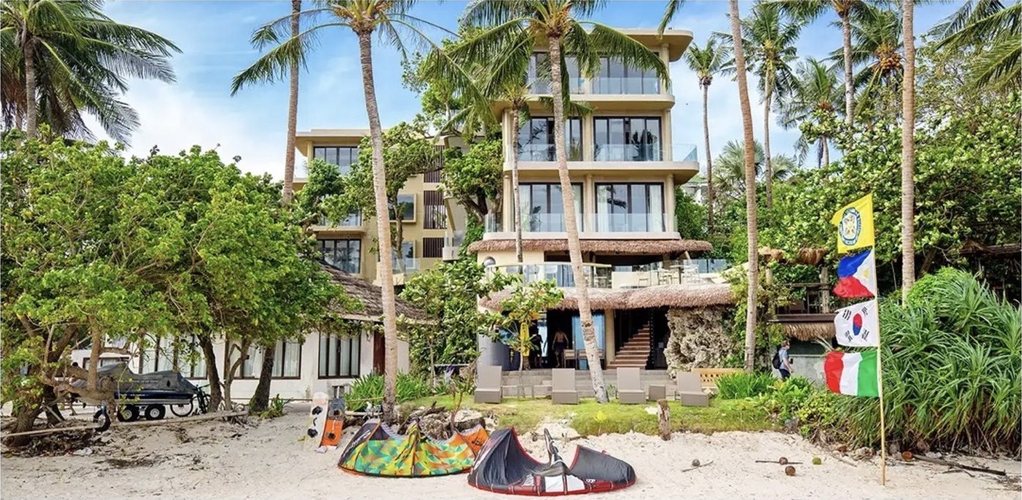 Originali MangoRiders kitesurfingo mokyklos fotografija Boracay saloje